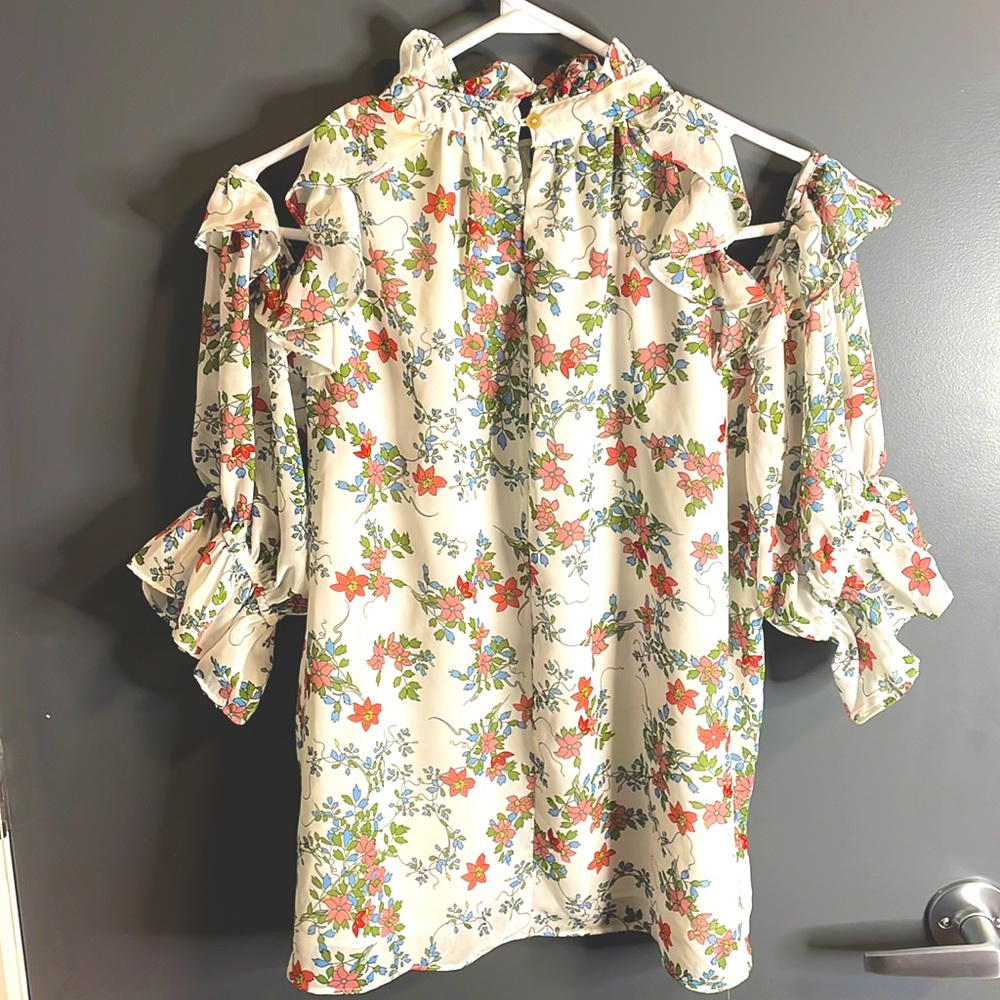 Cold shoulder blouse - Picture 2 of 2
